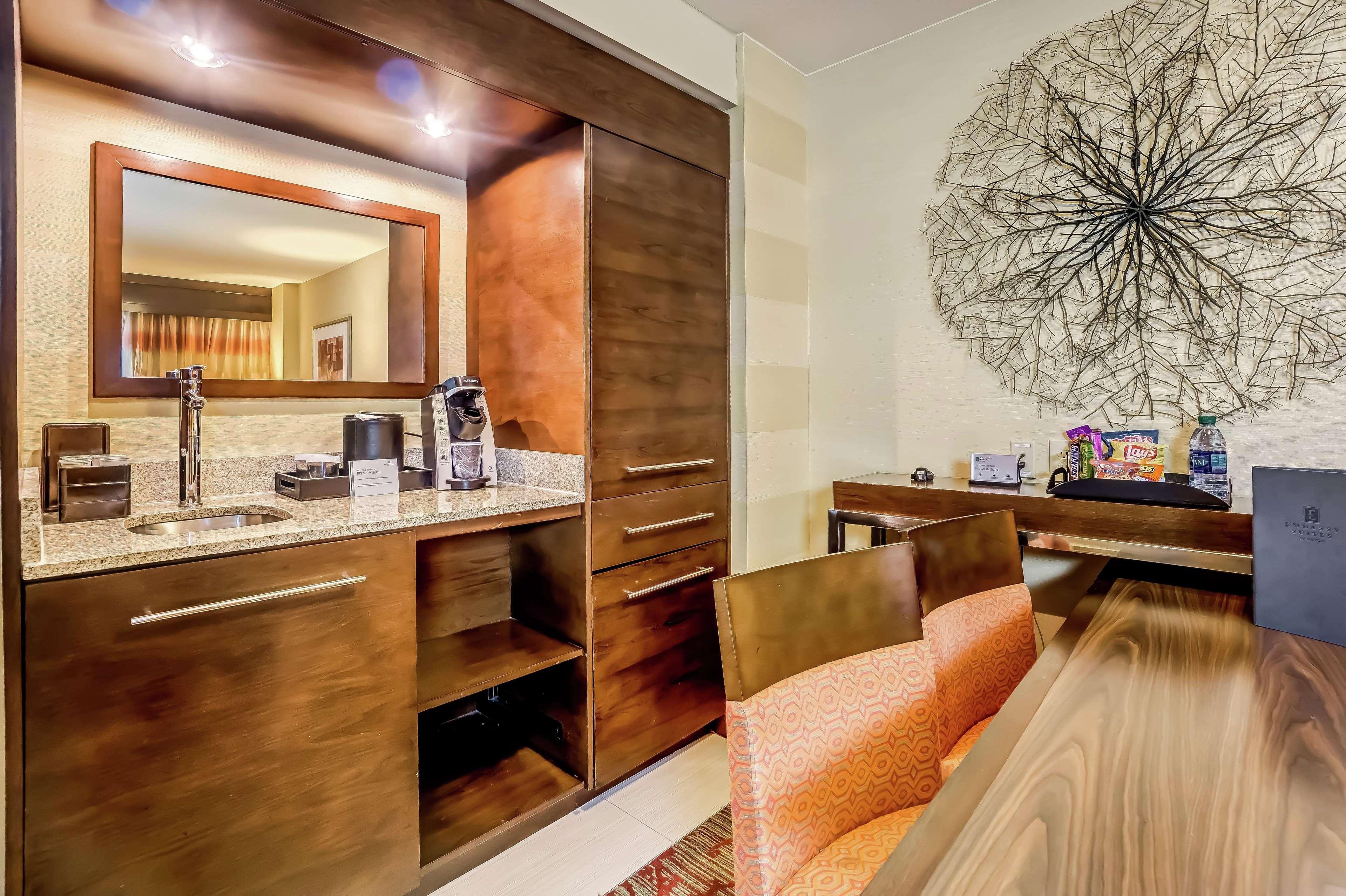 Embassy Atlanta - Town Center Hotel 4*