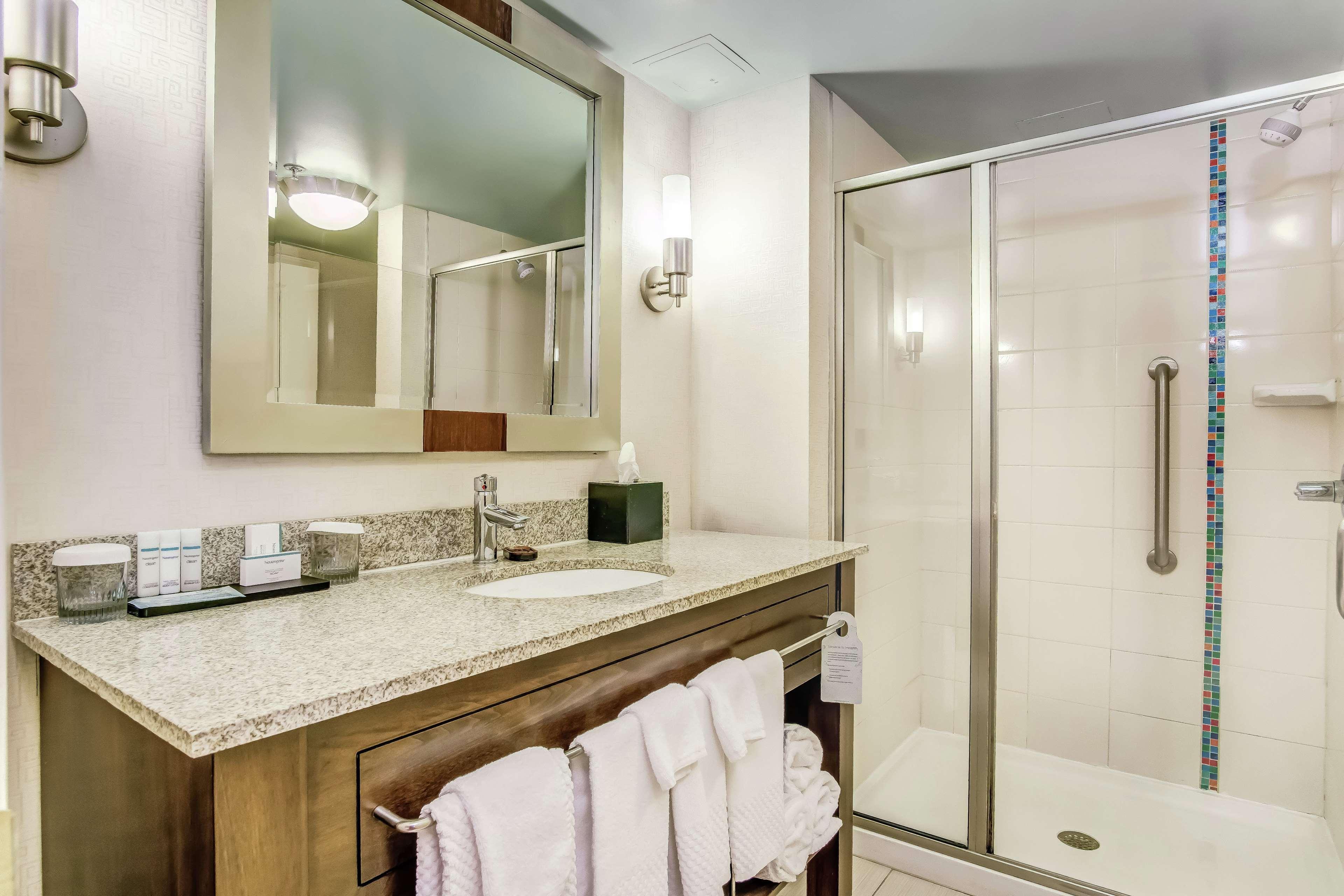 Hotel Embassy Atlanta - Town Center 4*