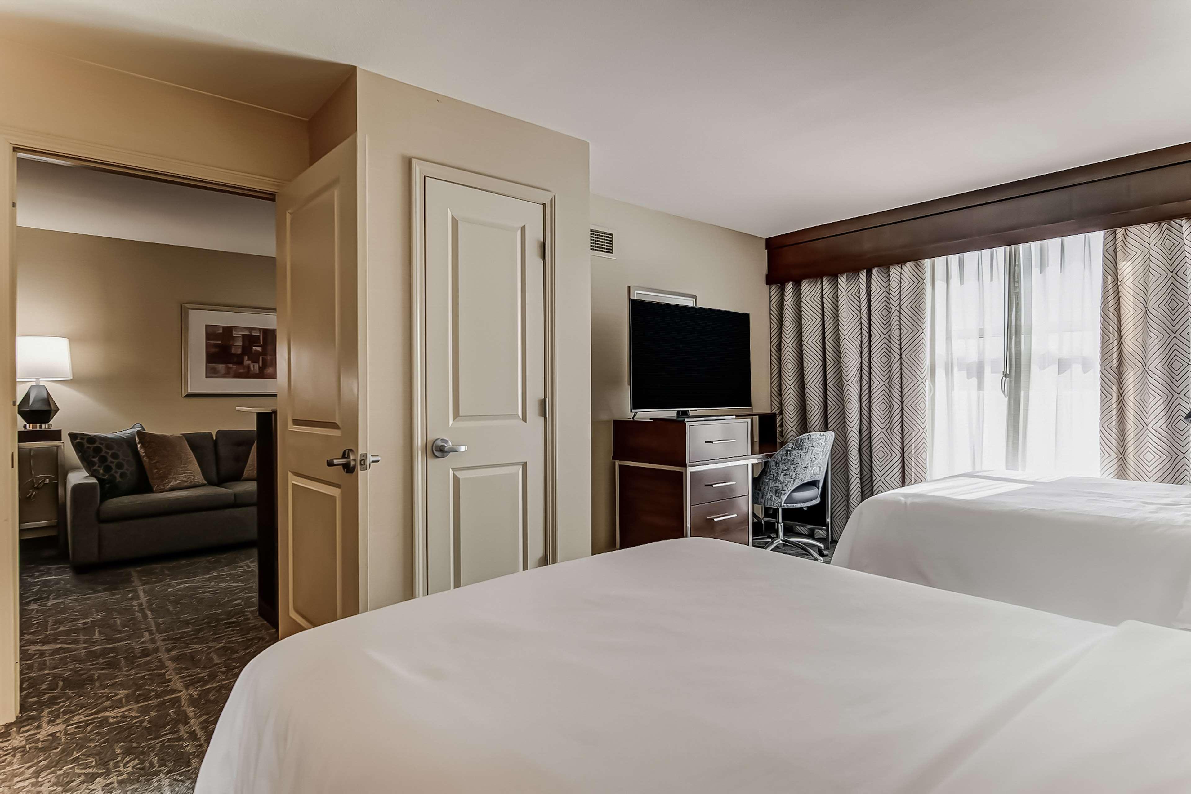 Hotel Embassy Atlanta - Town Center 4*