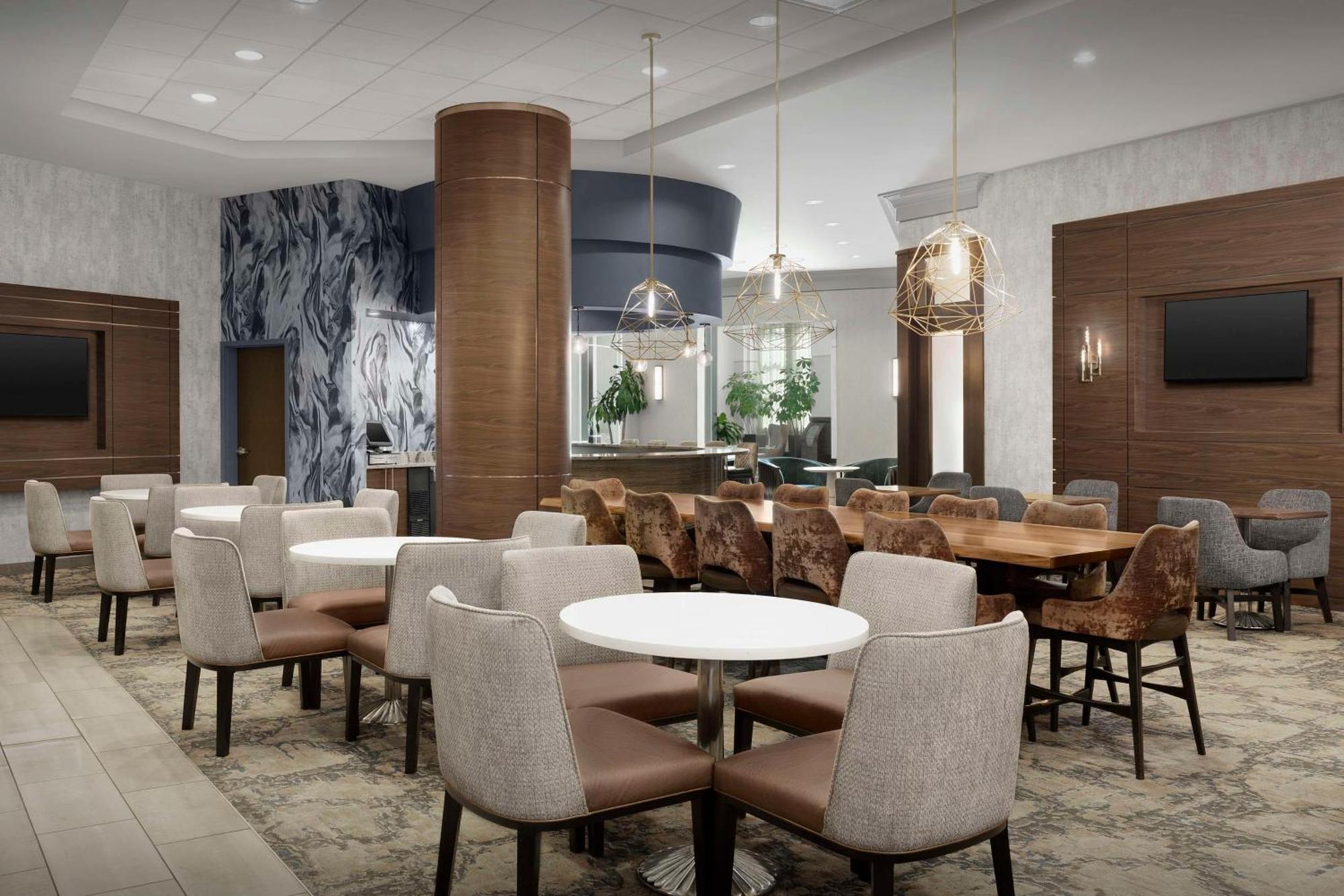 Embassy Atlanta - Town Center Hotel 4*